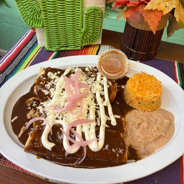 ENCHILADAS DE MOLE (4).